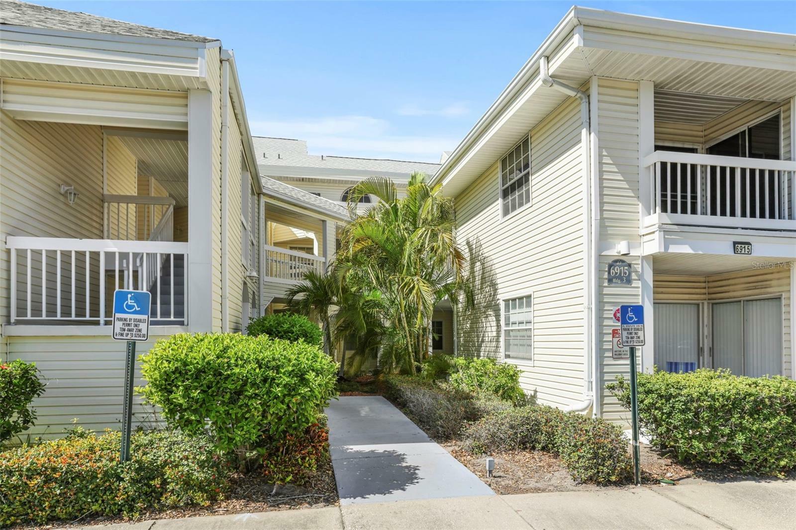 Property Photo: 6915 Stones Throw Circle N 3104 FL 33710