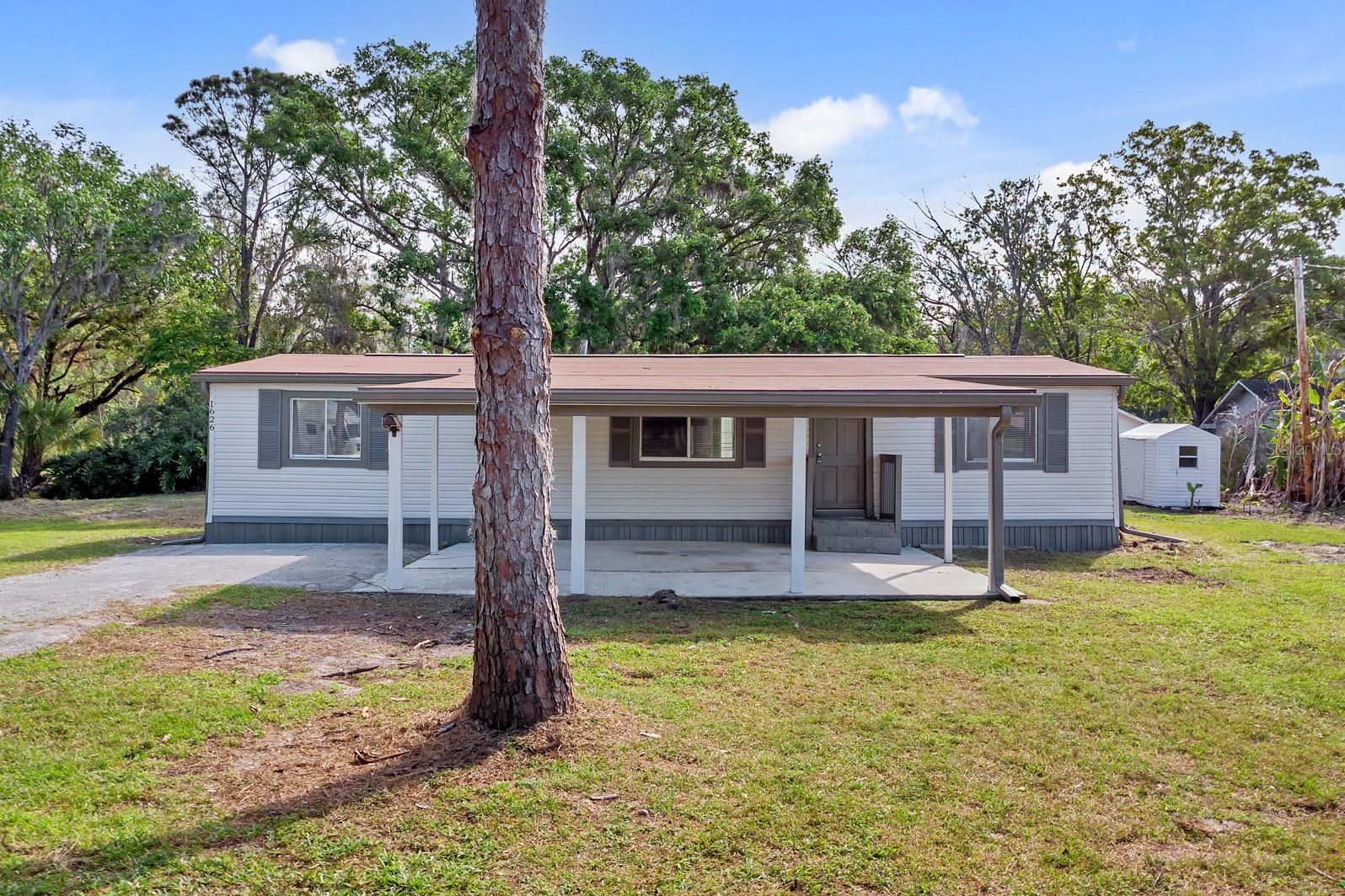 Property Photo: 1626 Dawn Heights Drive FL 33801