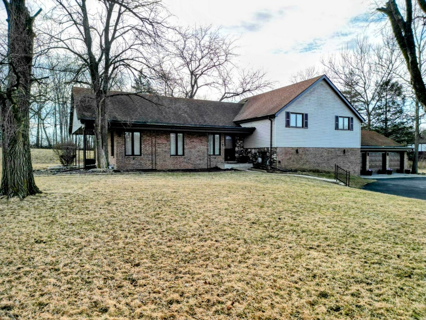 Property Photo:  3317 E Buried Oak Drive  IL 60417 