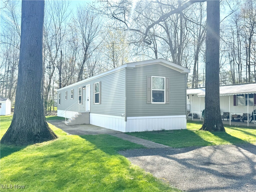 Property Photo: 111 Westgate NE OH 44484