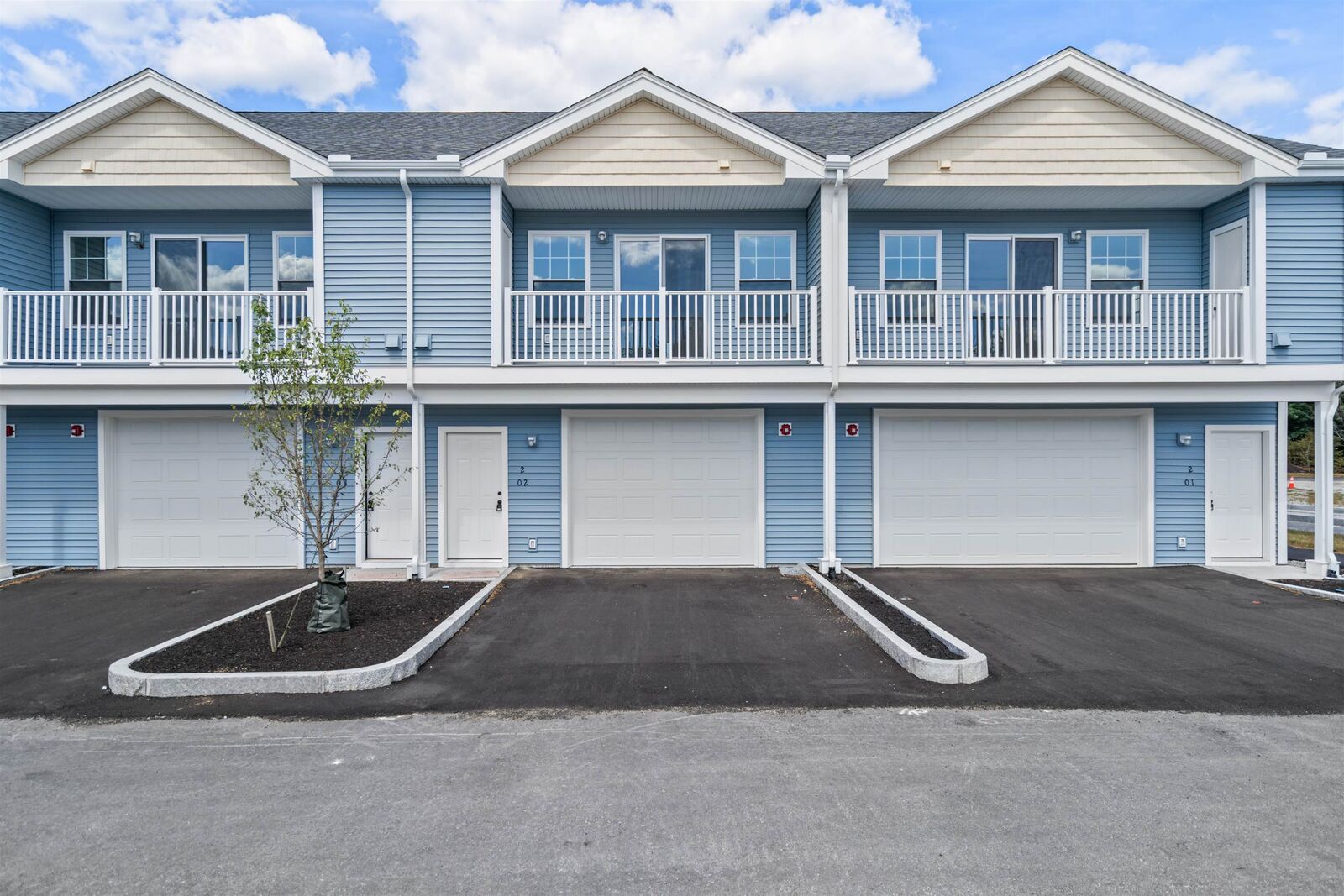 Property Photo:  4 Tanager Circle  NH 03301 