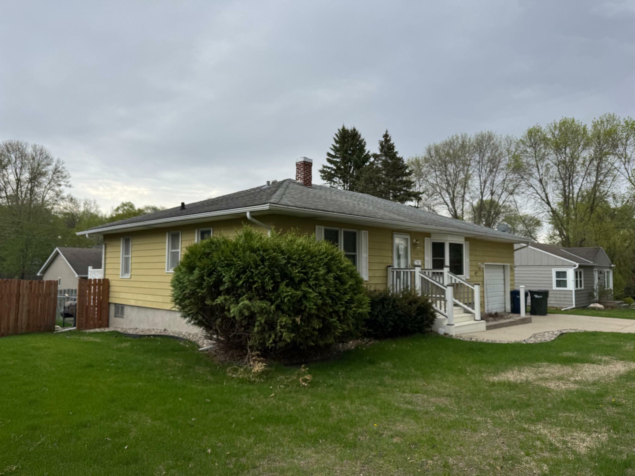 Property Photo: 1110 N Broadway MN 56537