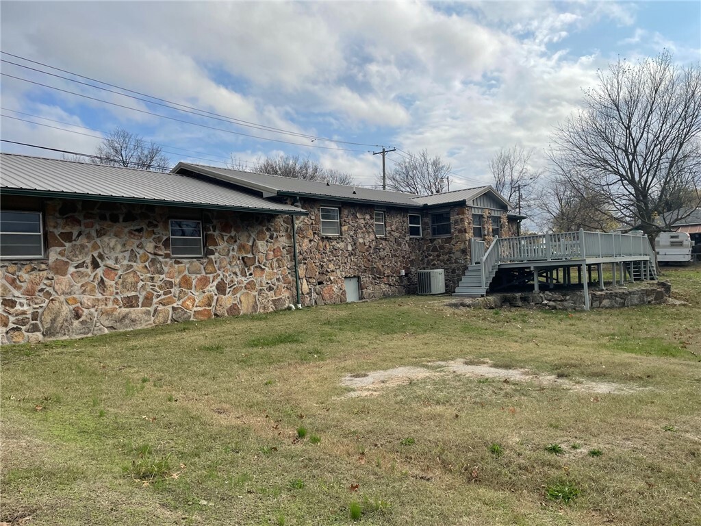 Property Photo: 912 Oakview Drive AR 72616