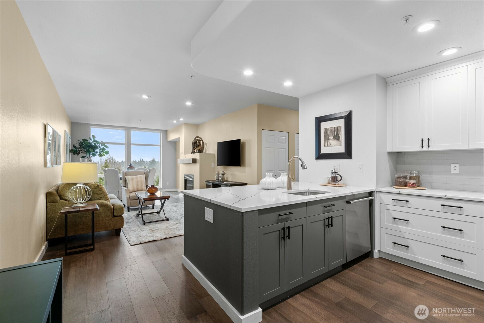 Property Photo: 3221 SW Avalon Way 206 WA 98126