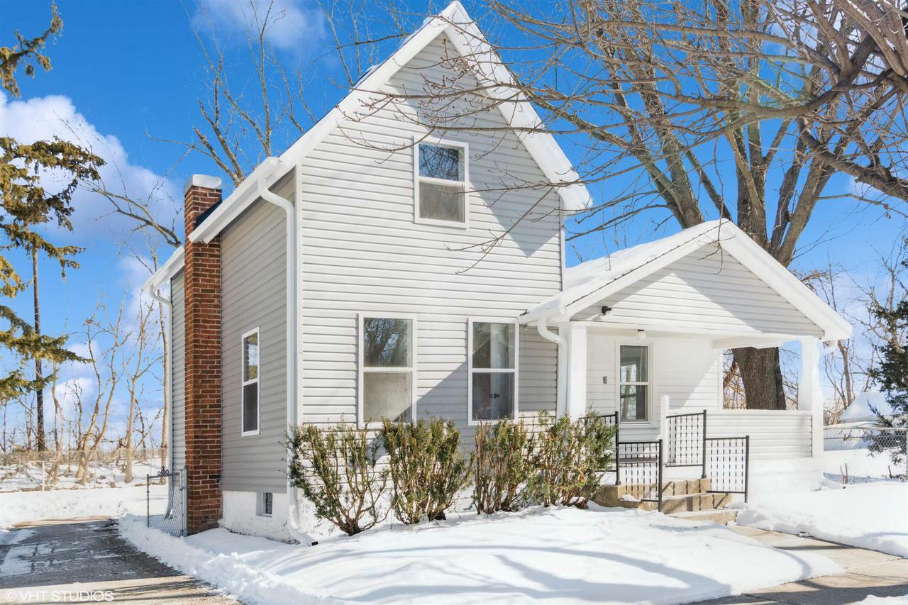 Property Photo:  1111 Cherry Street  WI 53546 