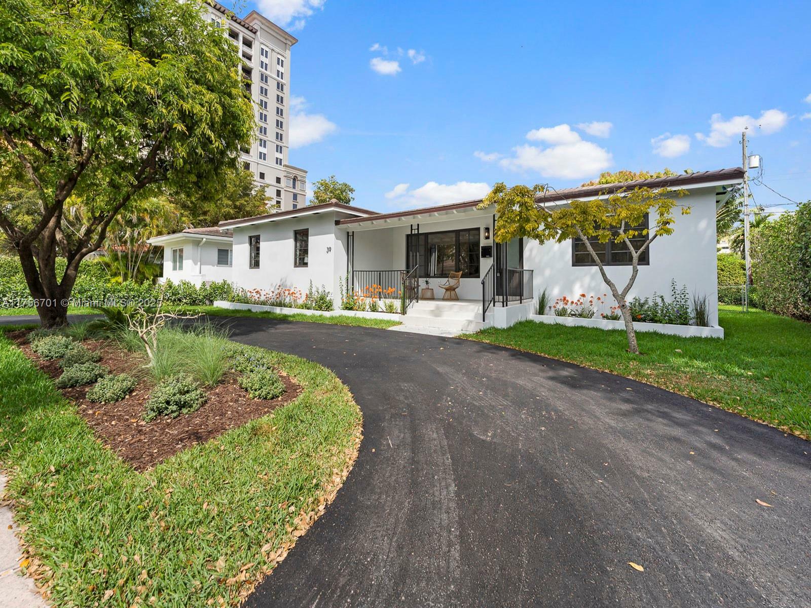 Property Photo: 39 Palermo Ave FL 33134