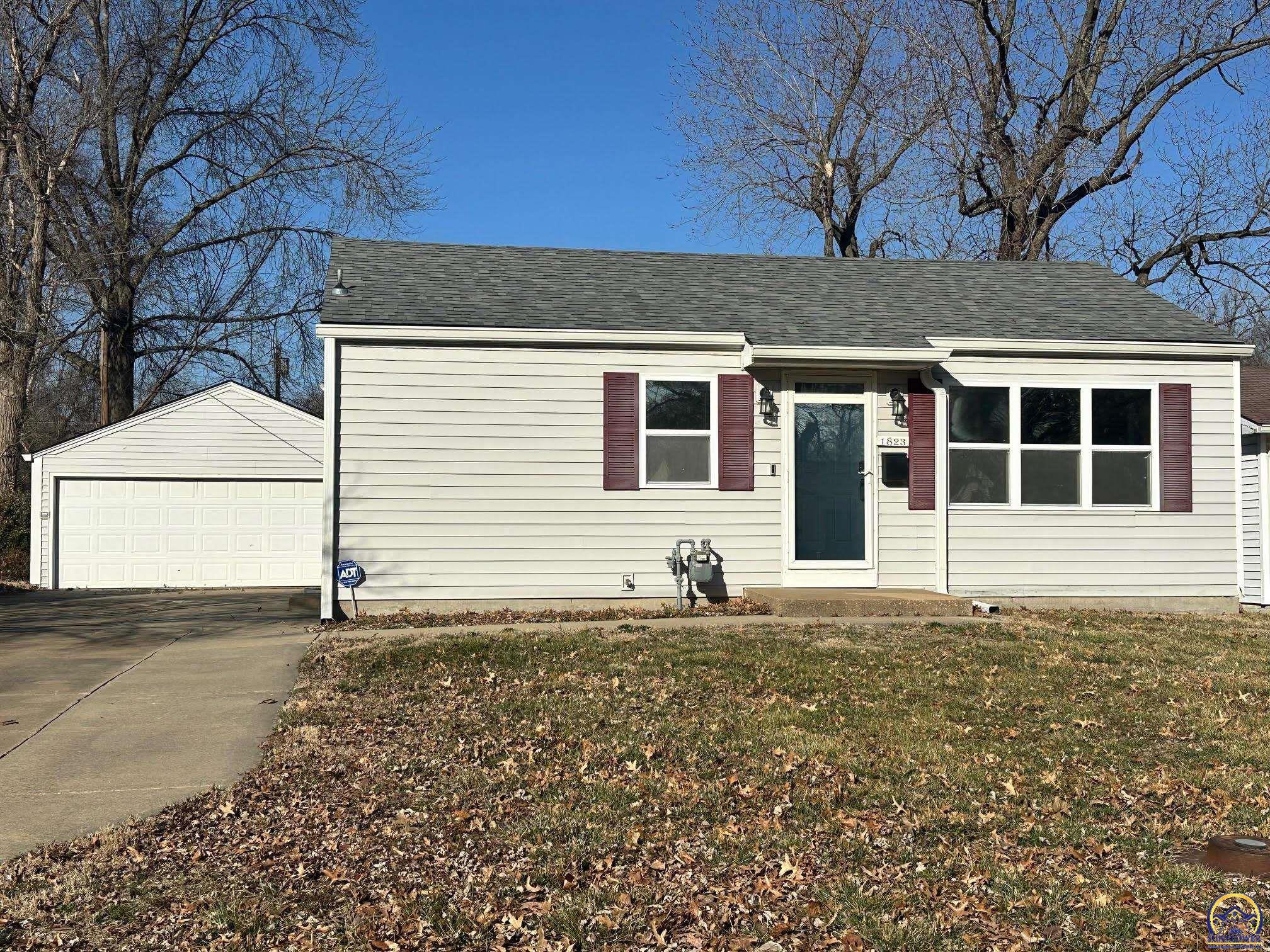 1823 SW McAlister Ave  Topeka KS 66604 photo