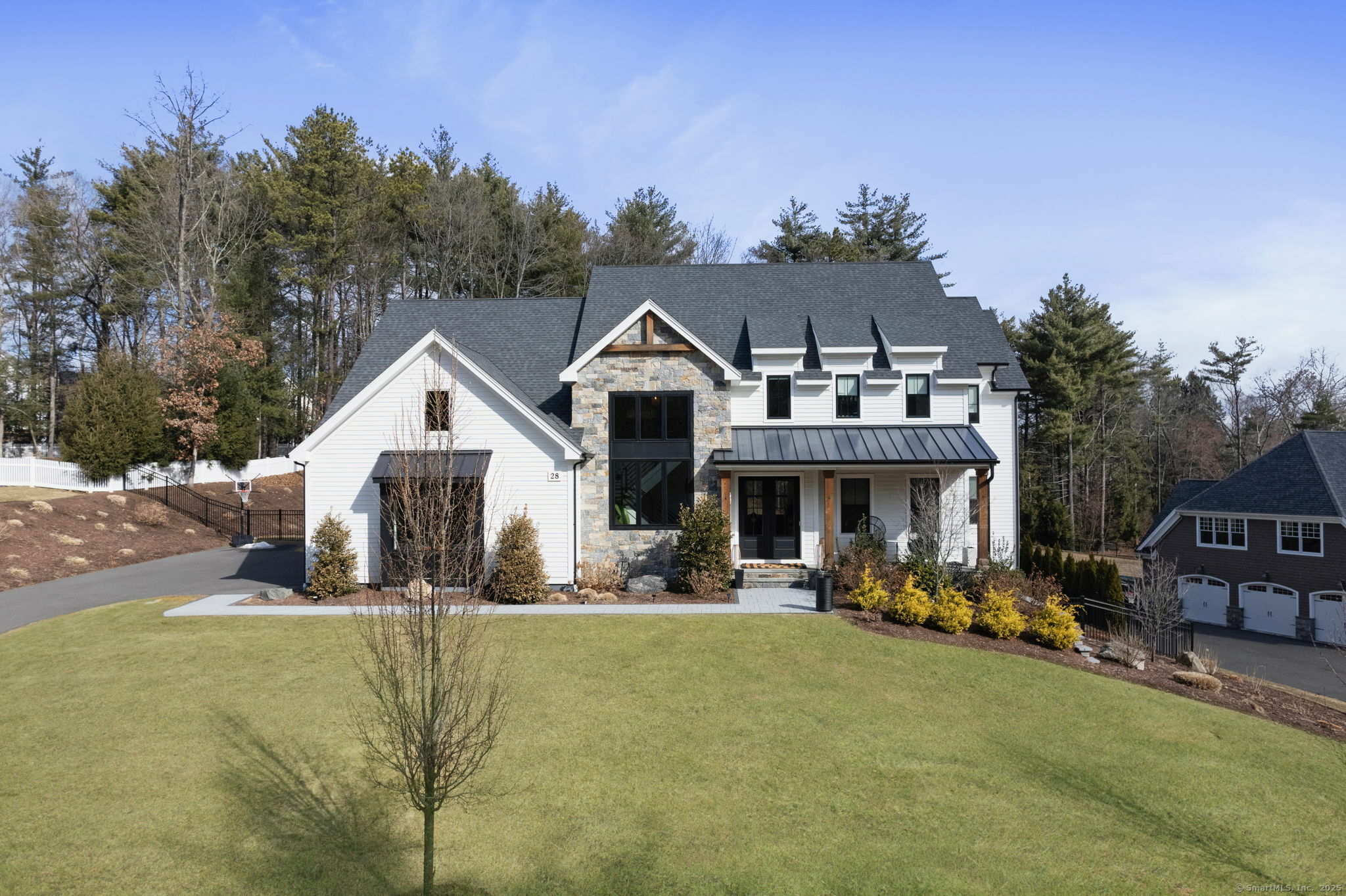 Property Photo: 28 Bridgehampton Crossing CT 06085