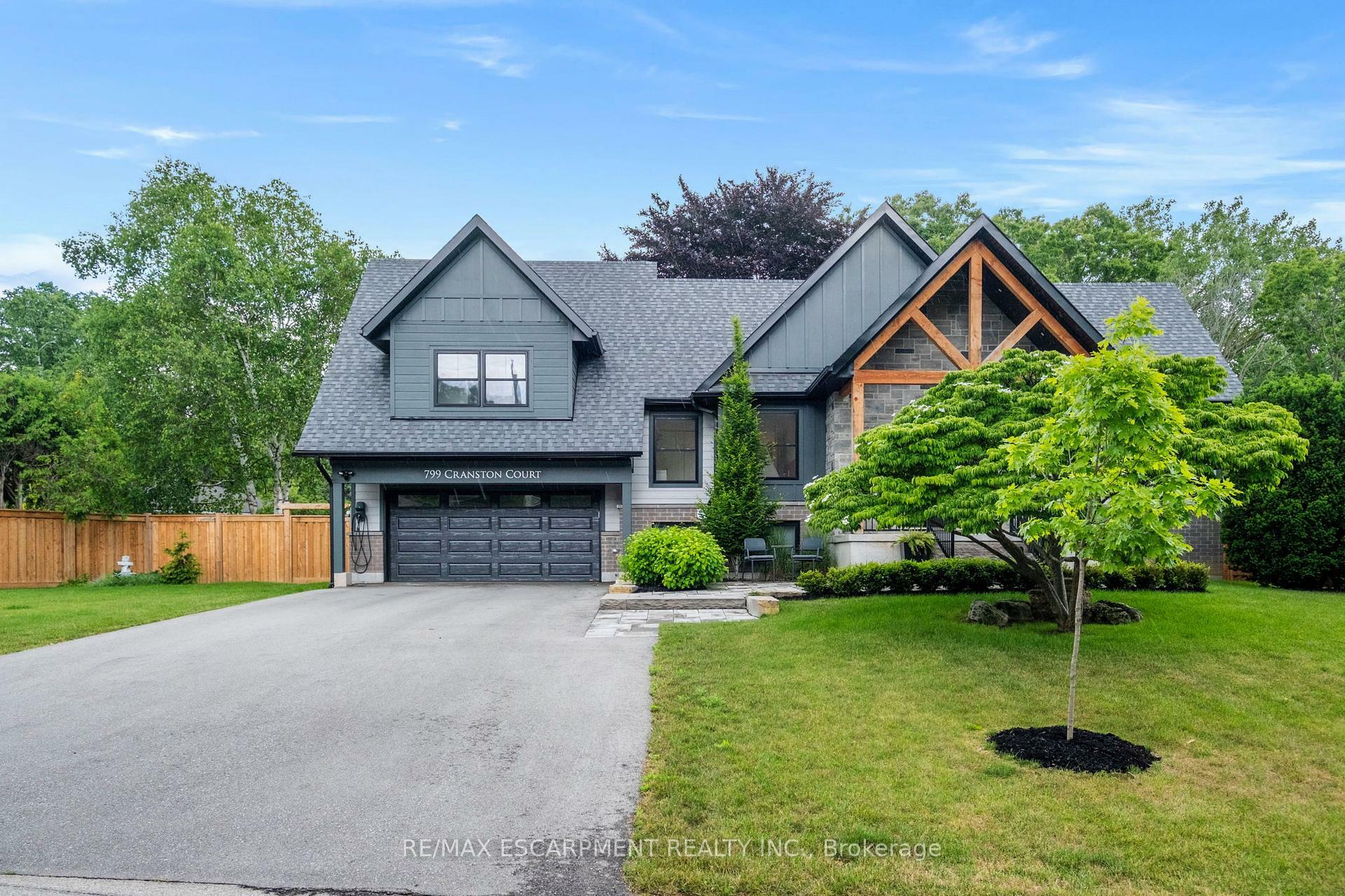 Property Photo: 799 Cranston Crt ON L7T 2Y6