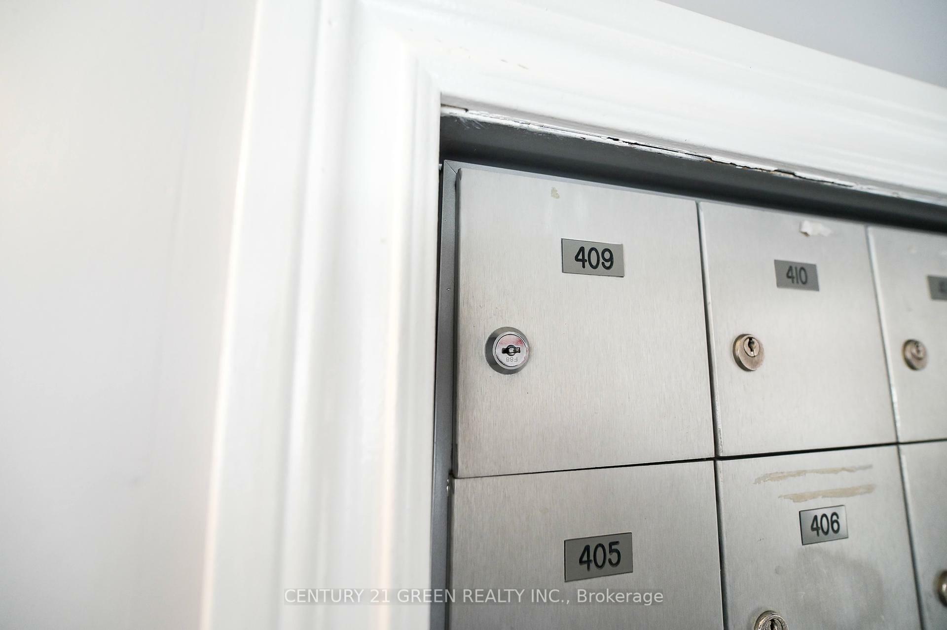 Photo de la propriété: 4015 Kilmer Dr 409 ON L7M 4M4