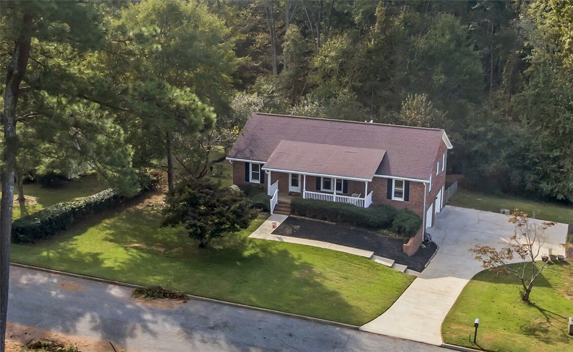 Property Photo: 400 Quail Run Circle SC 29644