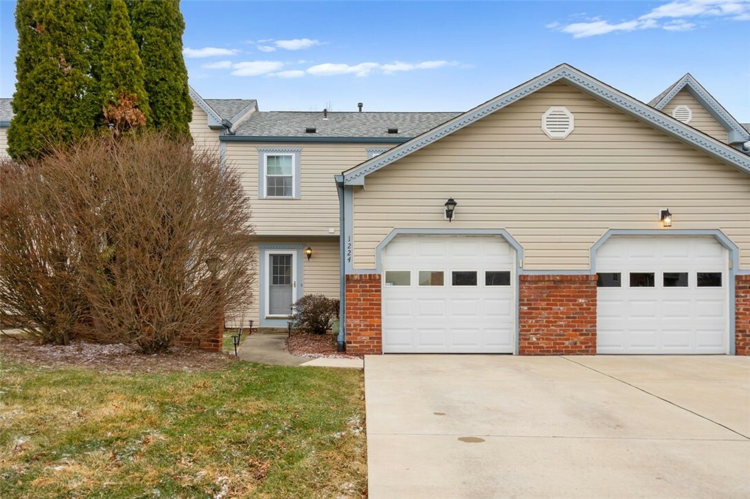 Property Photo:  1224 Valleyview Dr  PA 15055 