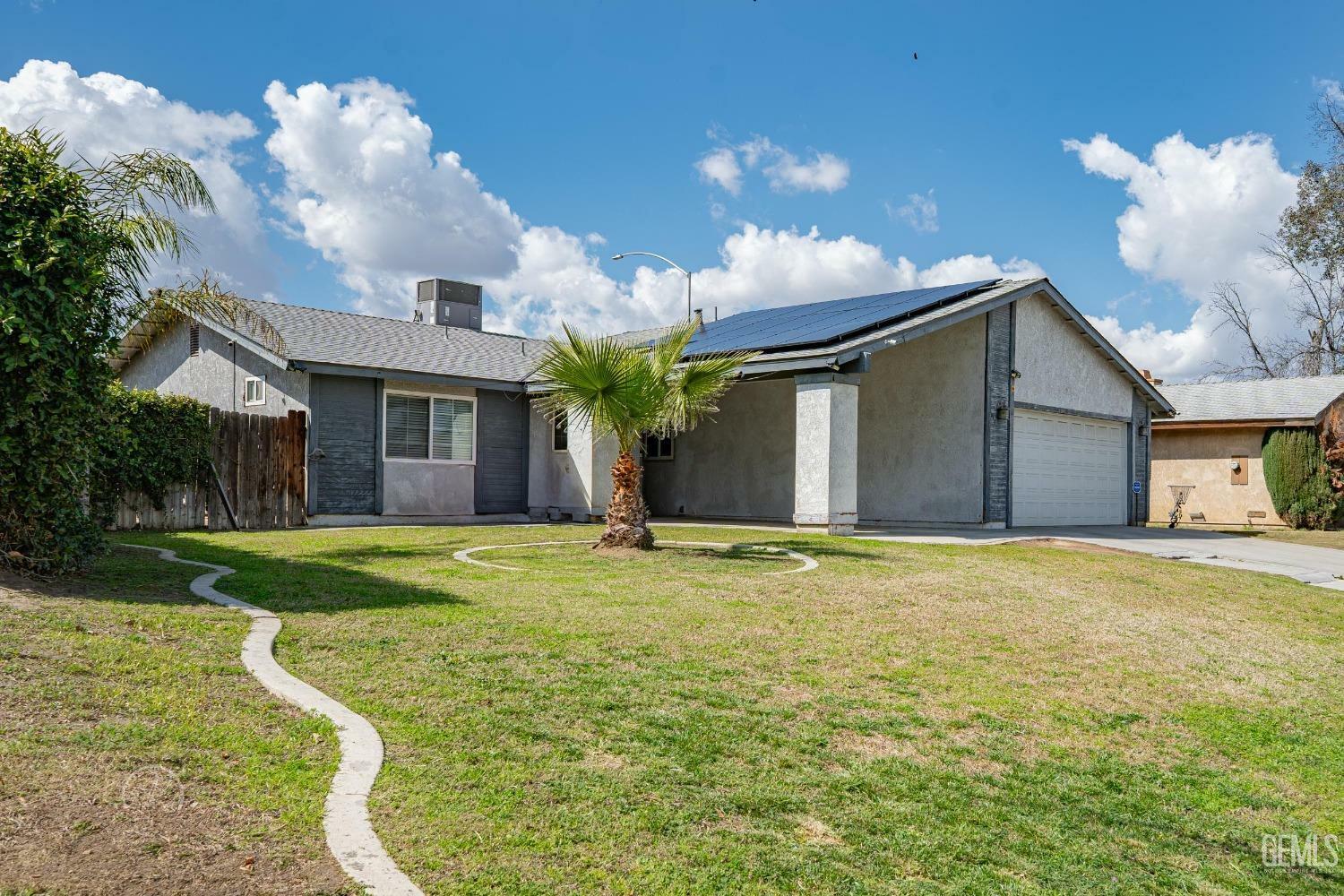 Property Photo: 6017 Gwendolyn Street CA 93304