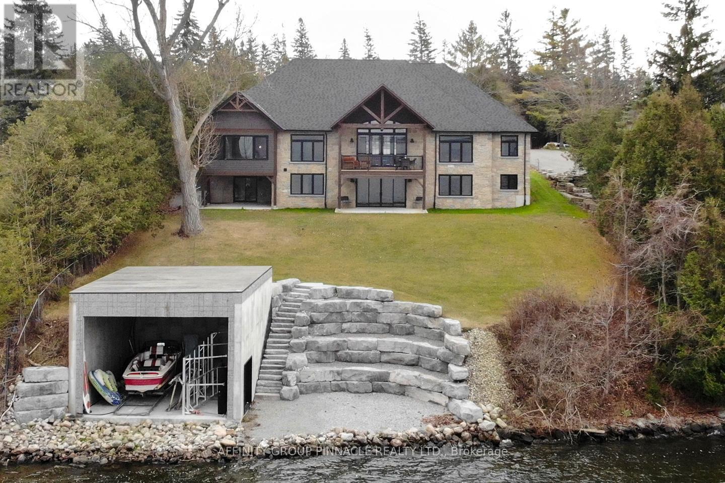 Photo de la propriété:  383 Snug Harbour Road  ON K9V 4R6 
