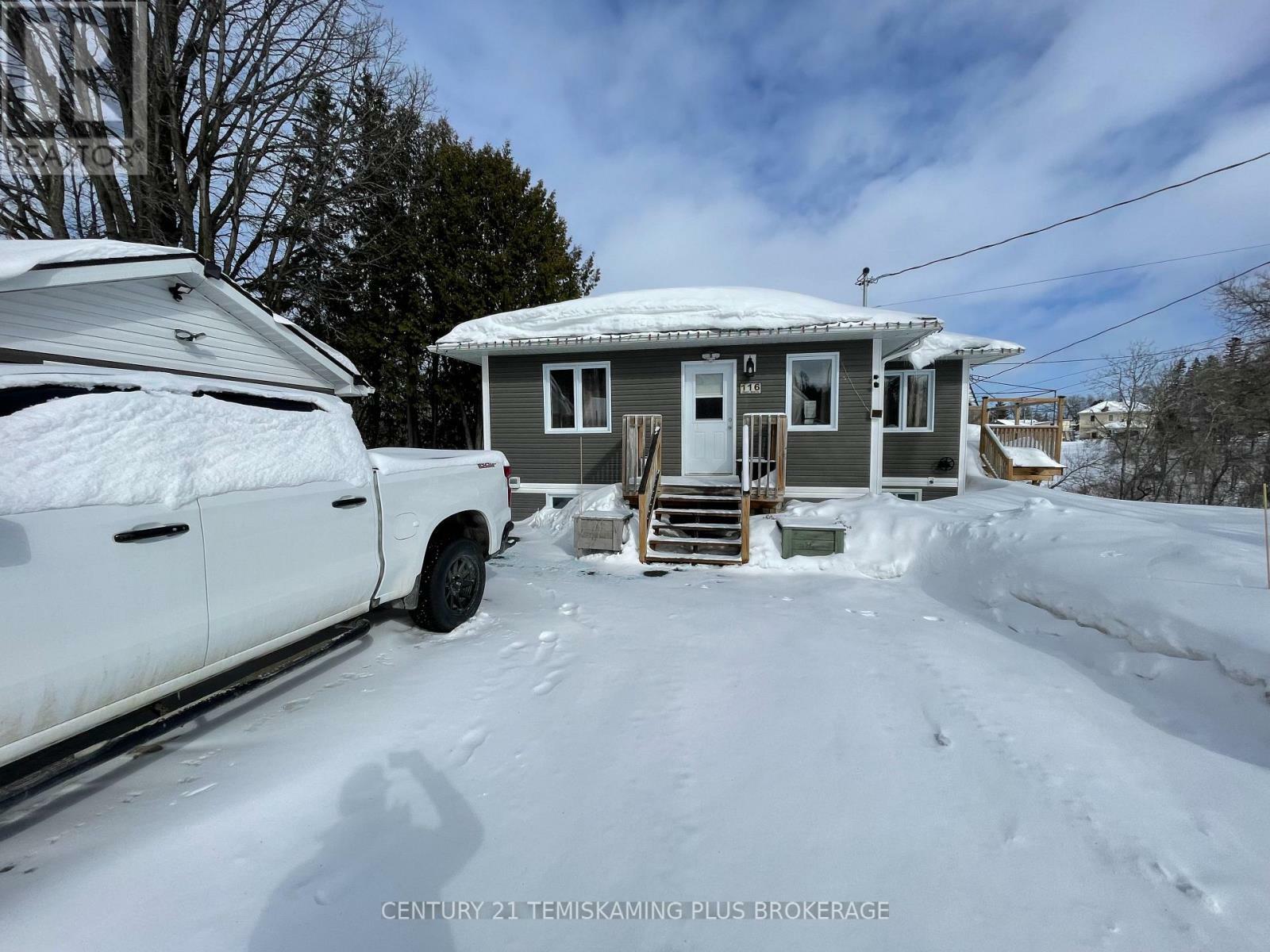 Photo de la propriété:  116 Paget Street North  ON P0J 1P0 