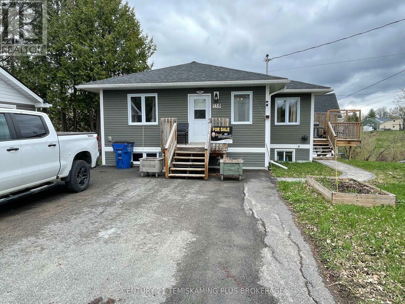 Photo de la propriété: 116 Paget Street North ON P0J 1P0