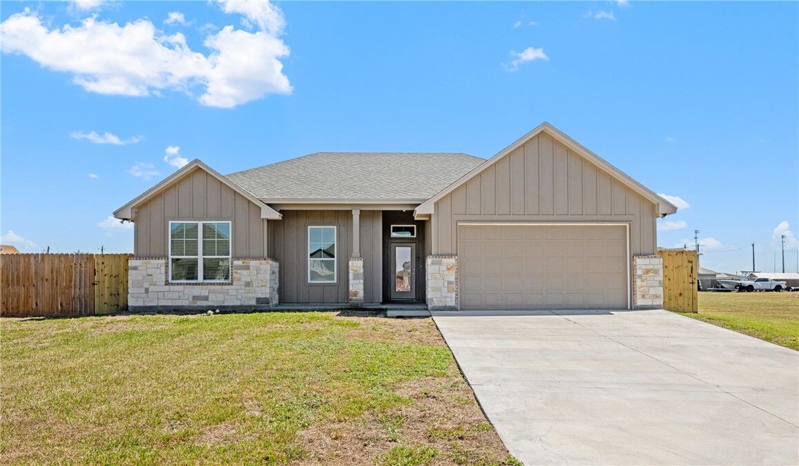 Property Photo:  3518 Pineda Street  TX 78414 