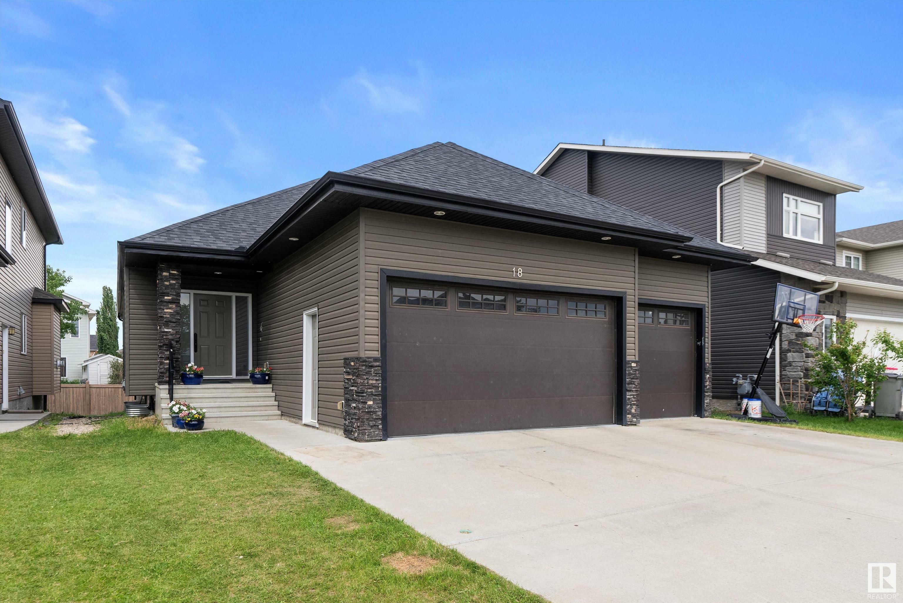 Property Photo:  18 Lakevista Point(E)  AB T4X 0J2 