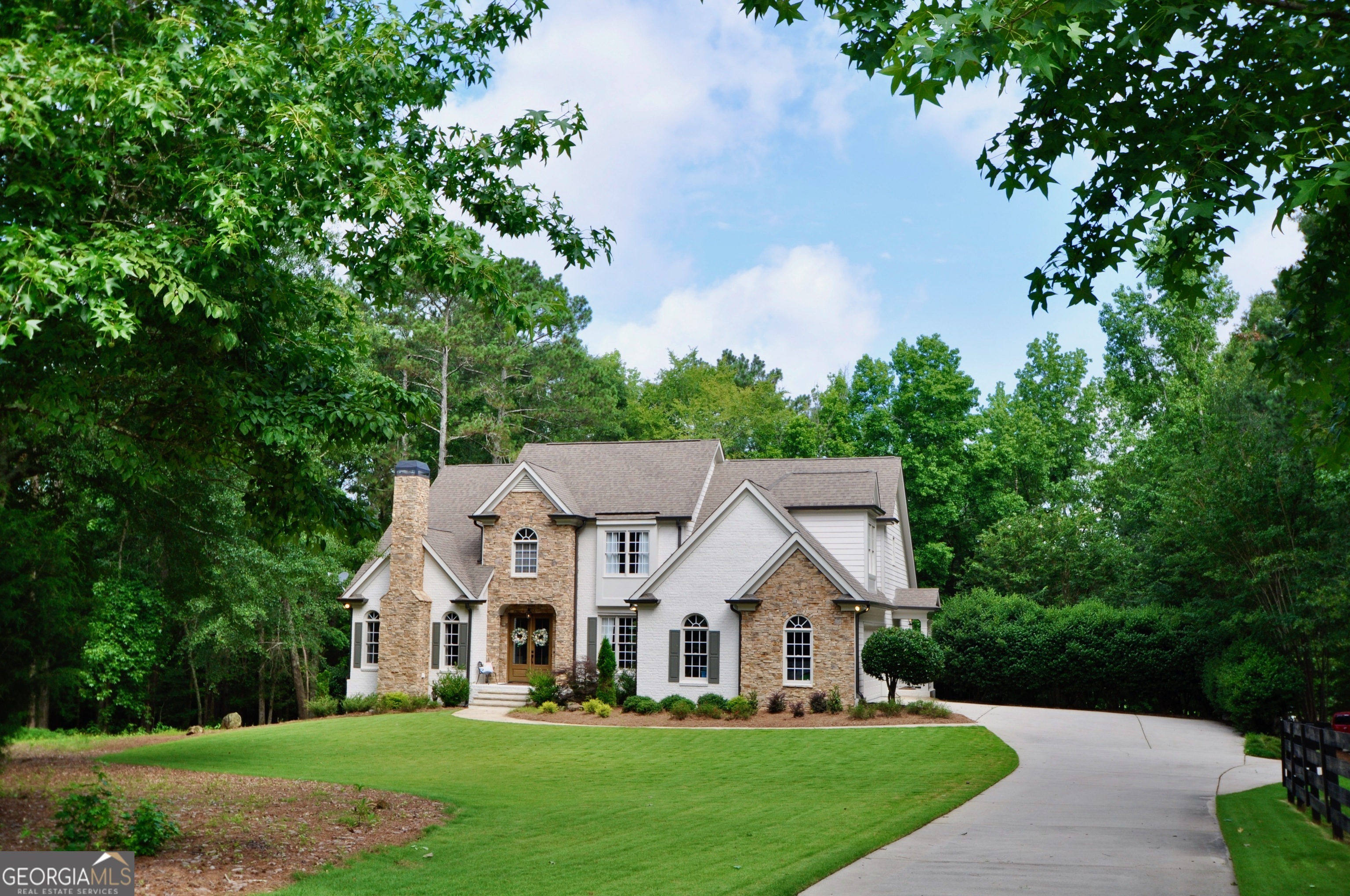 Property Photo: 1070 Lexington Court GA 30621