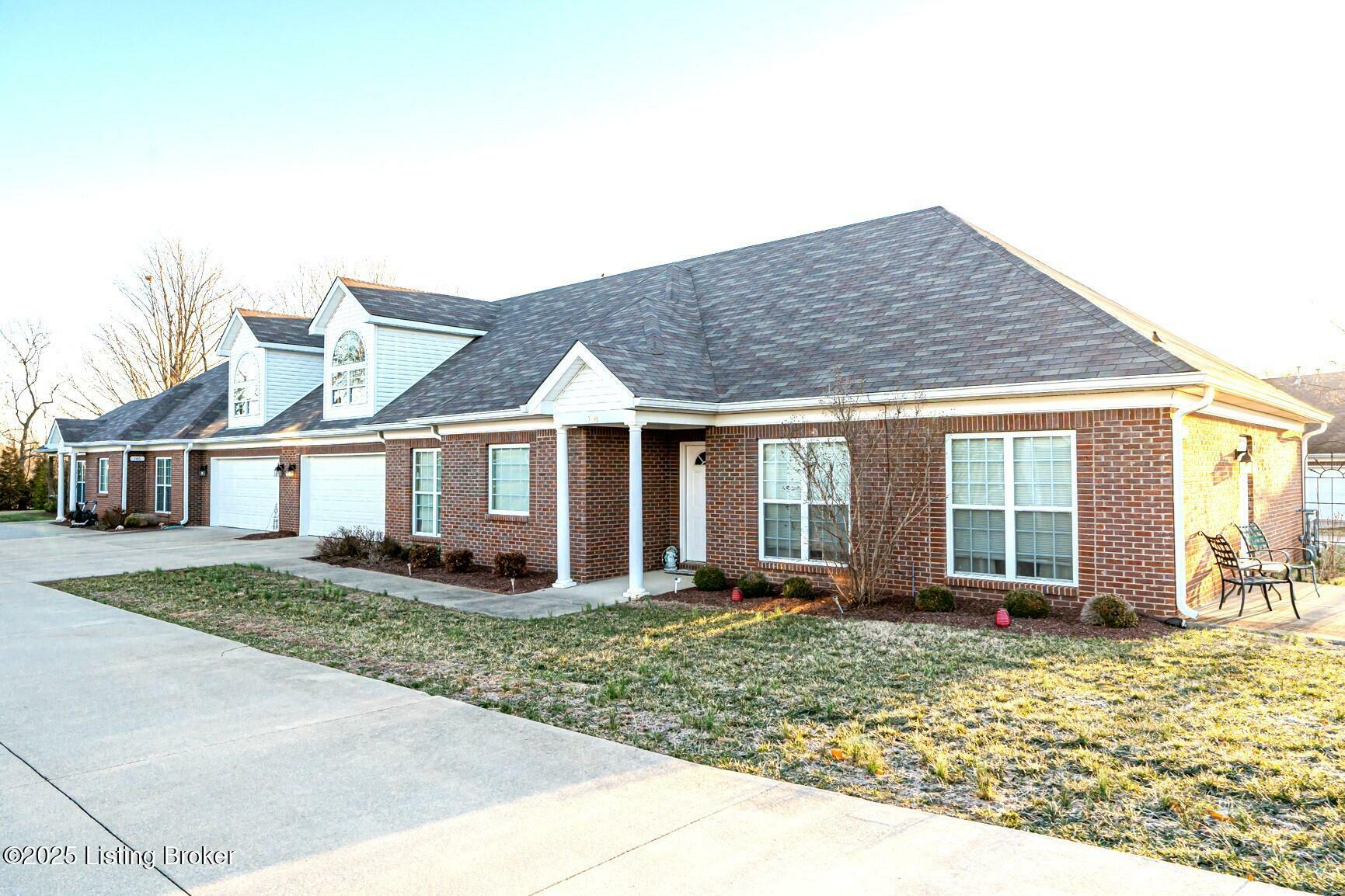 Property Photo: 148 Clubhouse Dr KY 40065