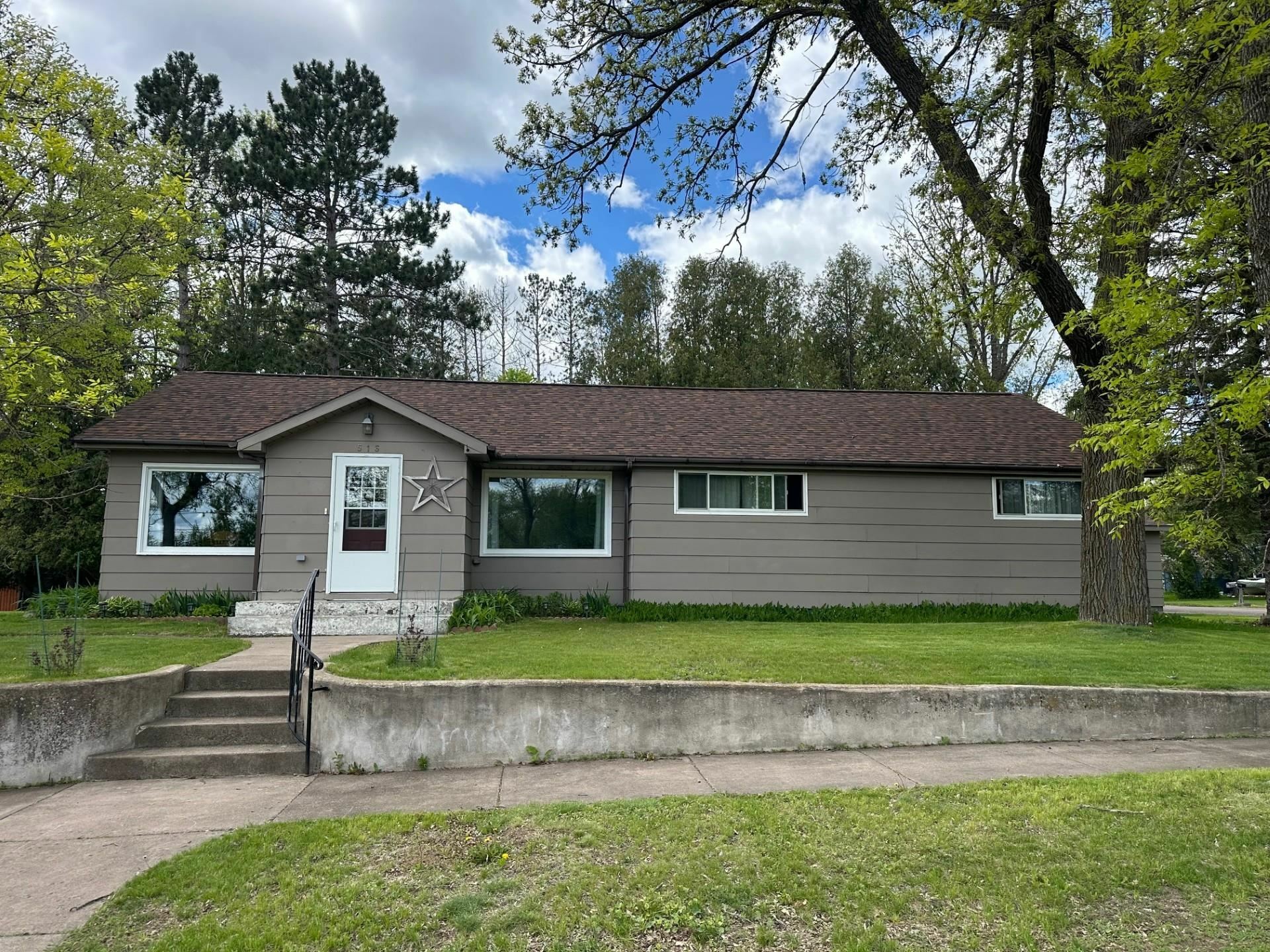 Property Photo:  516 Grove Ave  MN 55767 