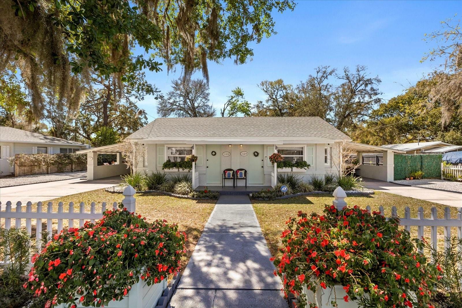 Property Photo: 1124 E 1st Avenue FL 32757