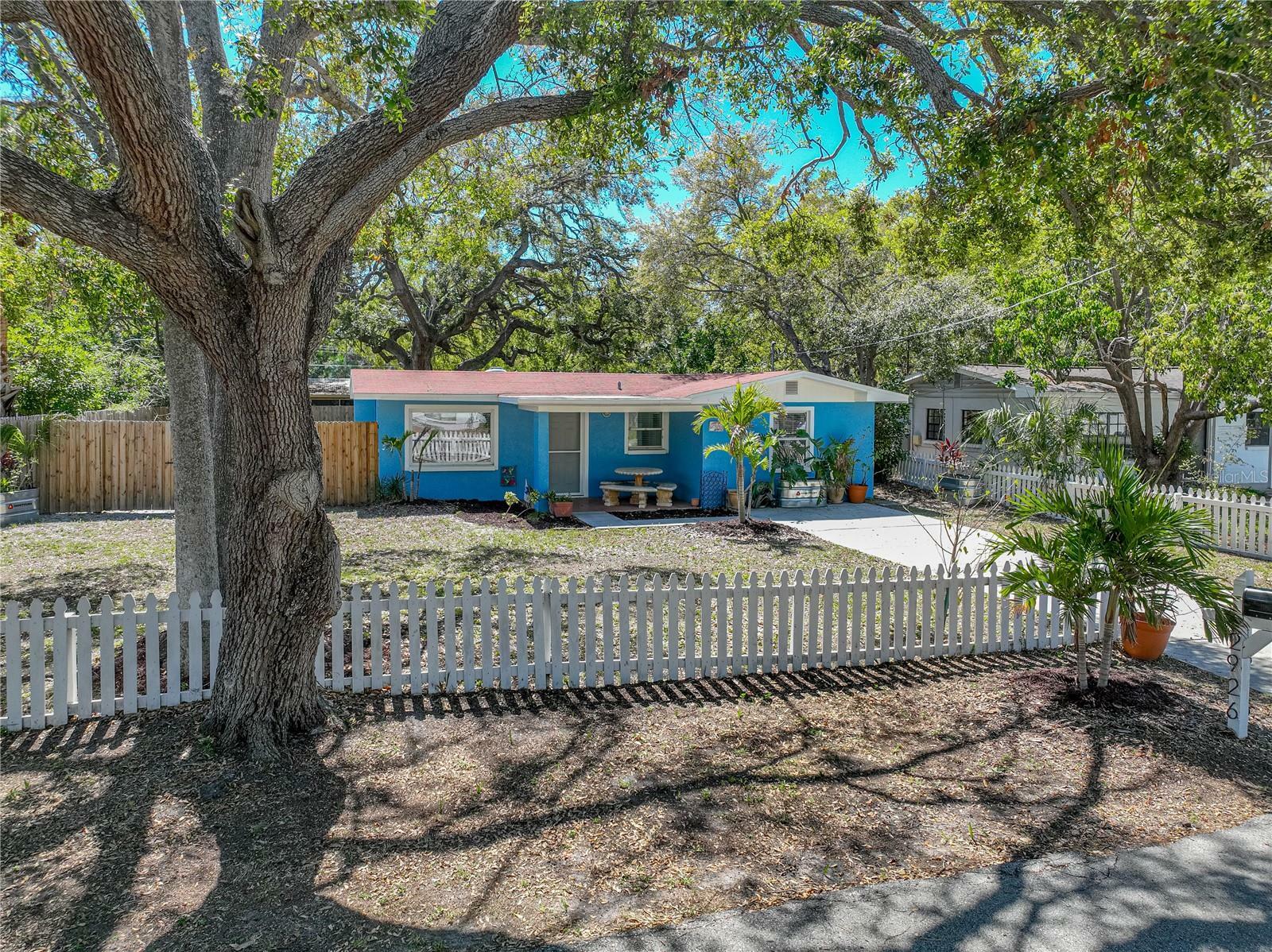Property Photo: 2926 W Elrod Avenue FL 33611