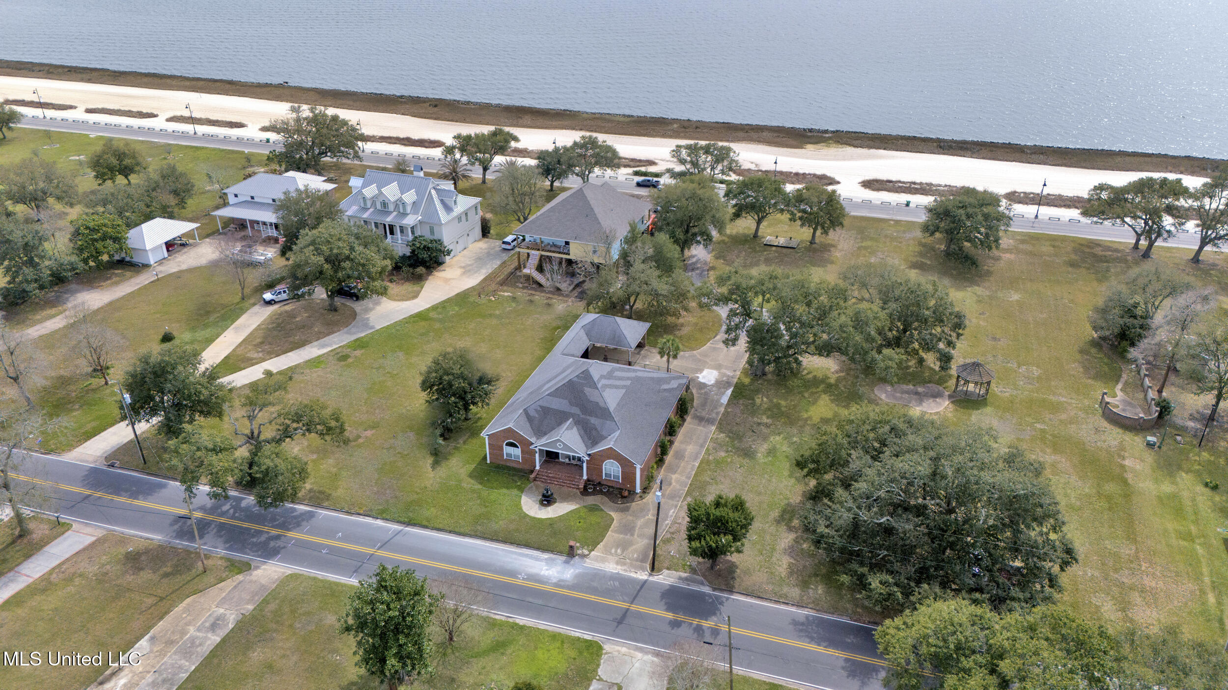 Property Photo: 2112 Washington Avenue MS 39567