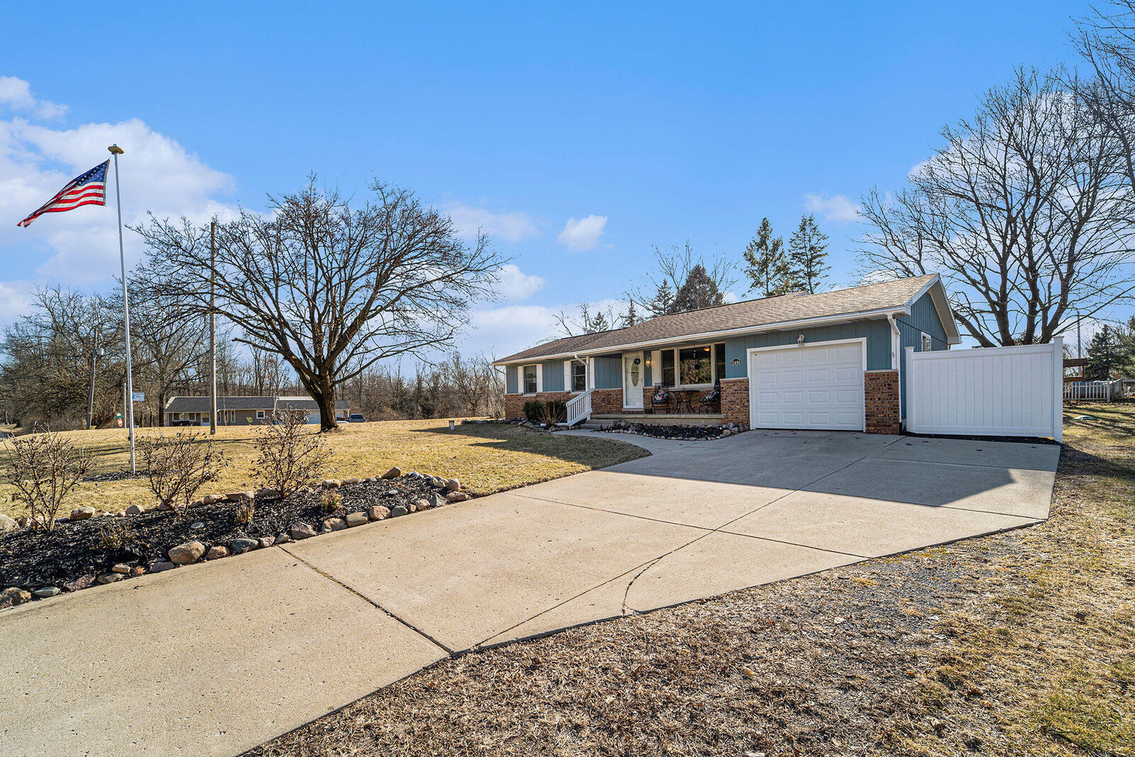 Property Photo: 11494 Hewitt Road MI 49230