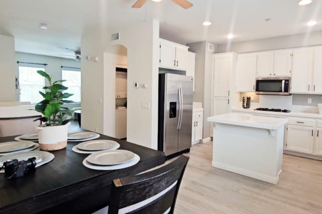 Property Photo:  2203 Huntington Point Dr 4  CA 91914 