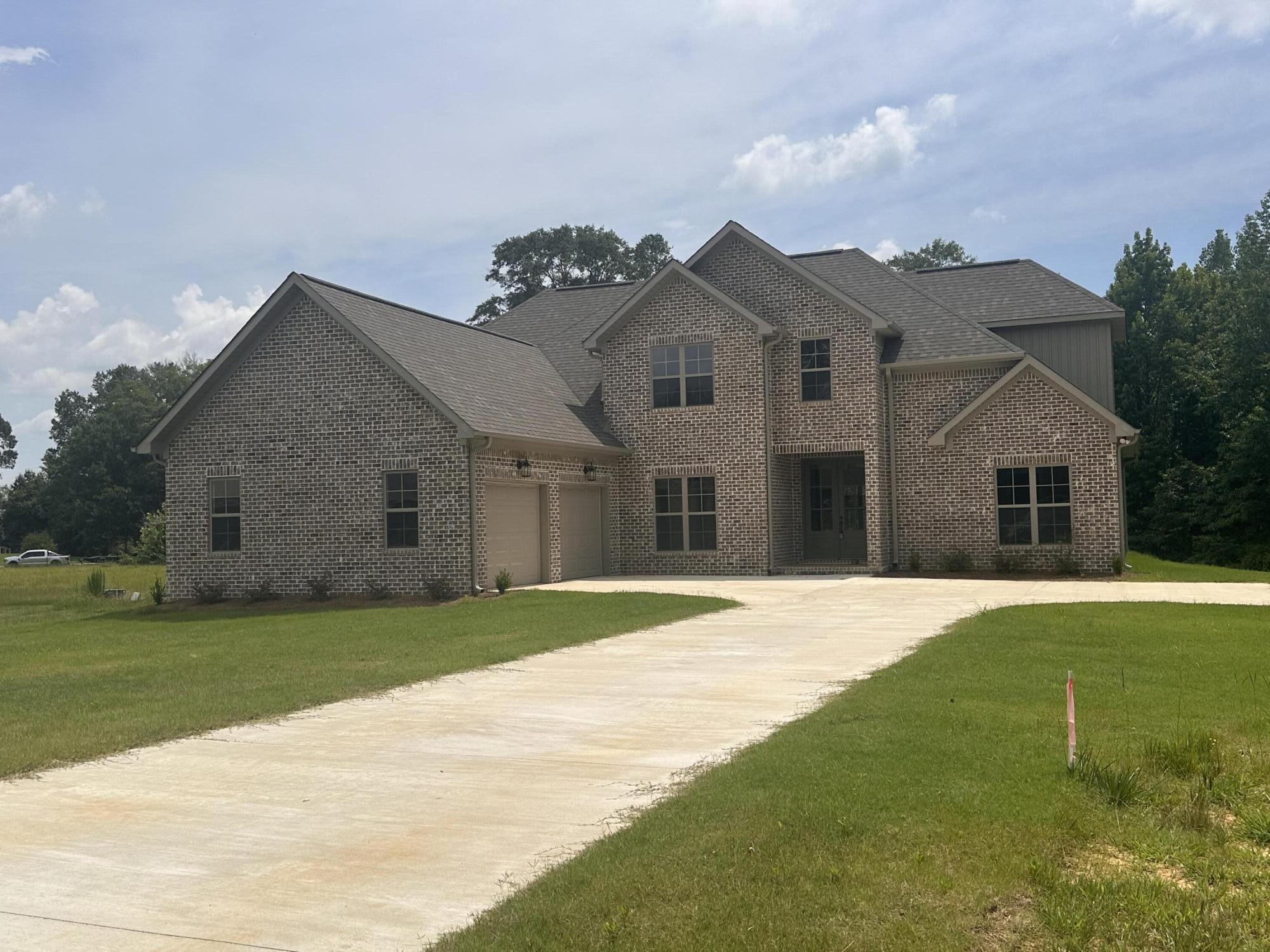 Property Photo: 127 Charolias MS 38804