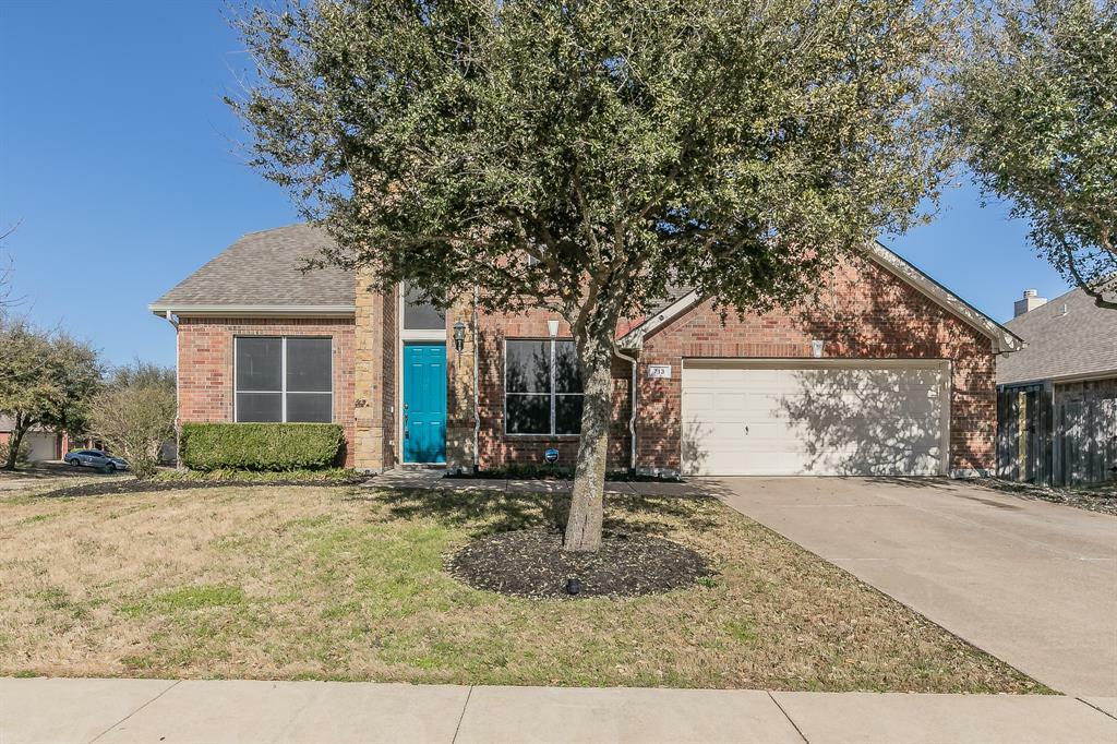 Property Photo: 713 Cross Meadow Boulevard TX 76063