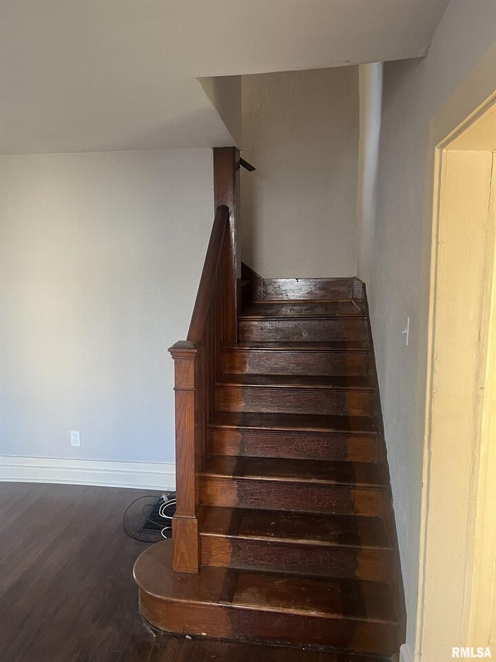 Property Photo: 531 1st Avenue IA 52732