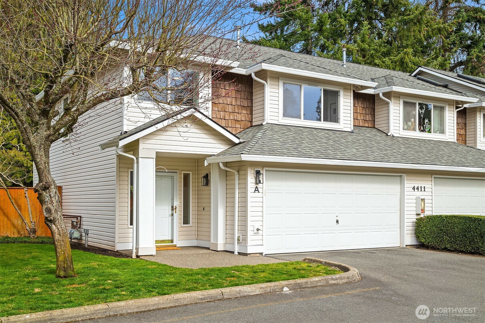 Property Photo:  4411  217th Street SW A  WA 98043 