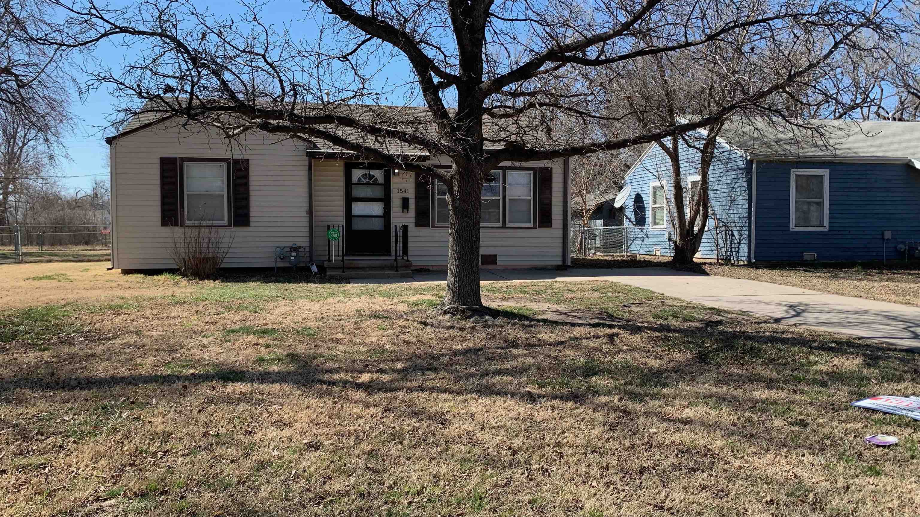Property Photo: 1541 S Richmond Ave KS 67213