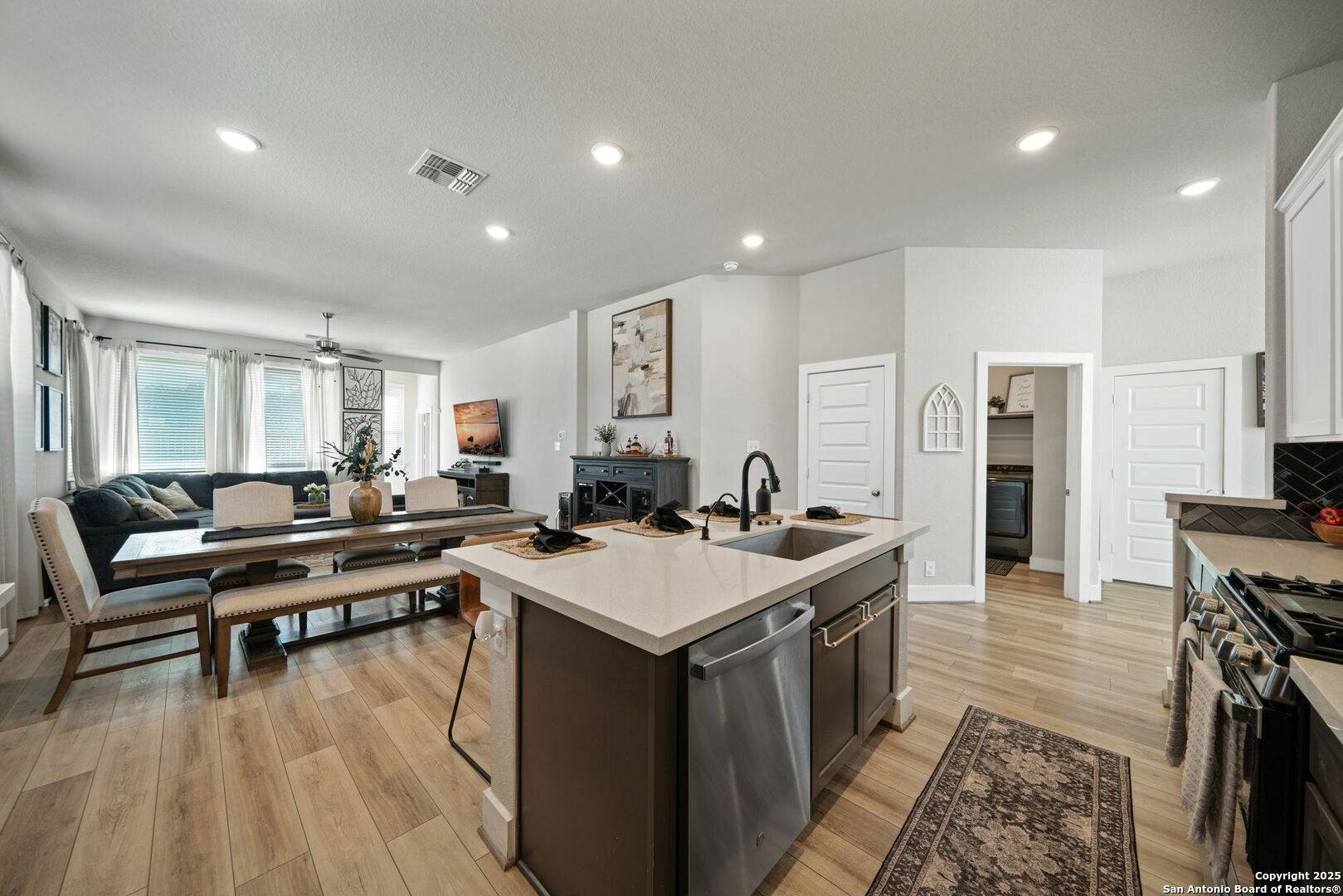 Property Photo: 21114 Chestnut Cove TX 78266