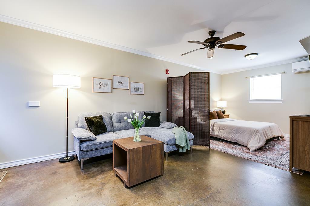 Property Photo:  350 W Ave L  TX 76903 