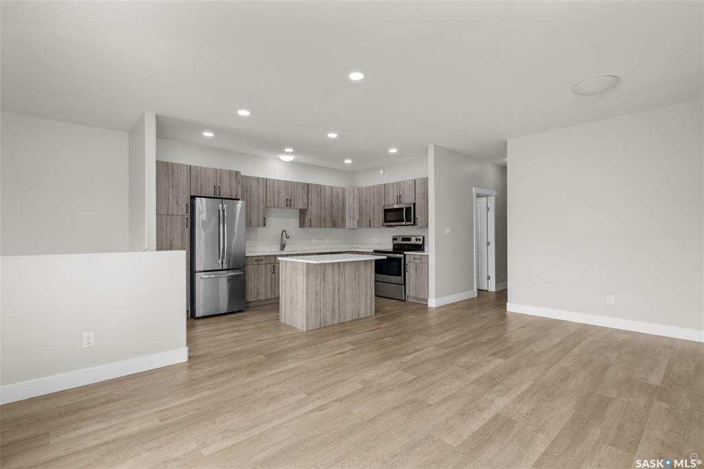 Property Photo: 3003/3009 5A Avenue E SK S6V 7K4