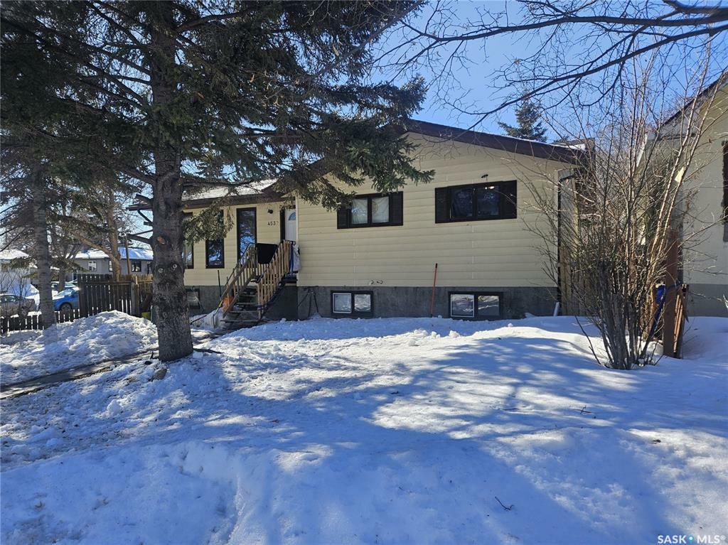 Property Photo:  453 R Avenue S  SK S7M 2Z4 