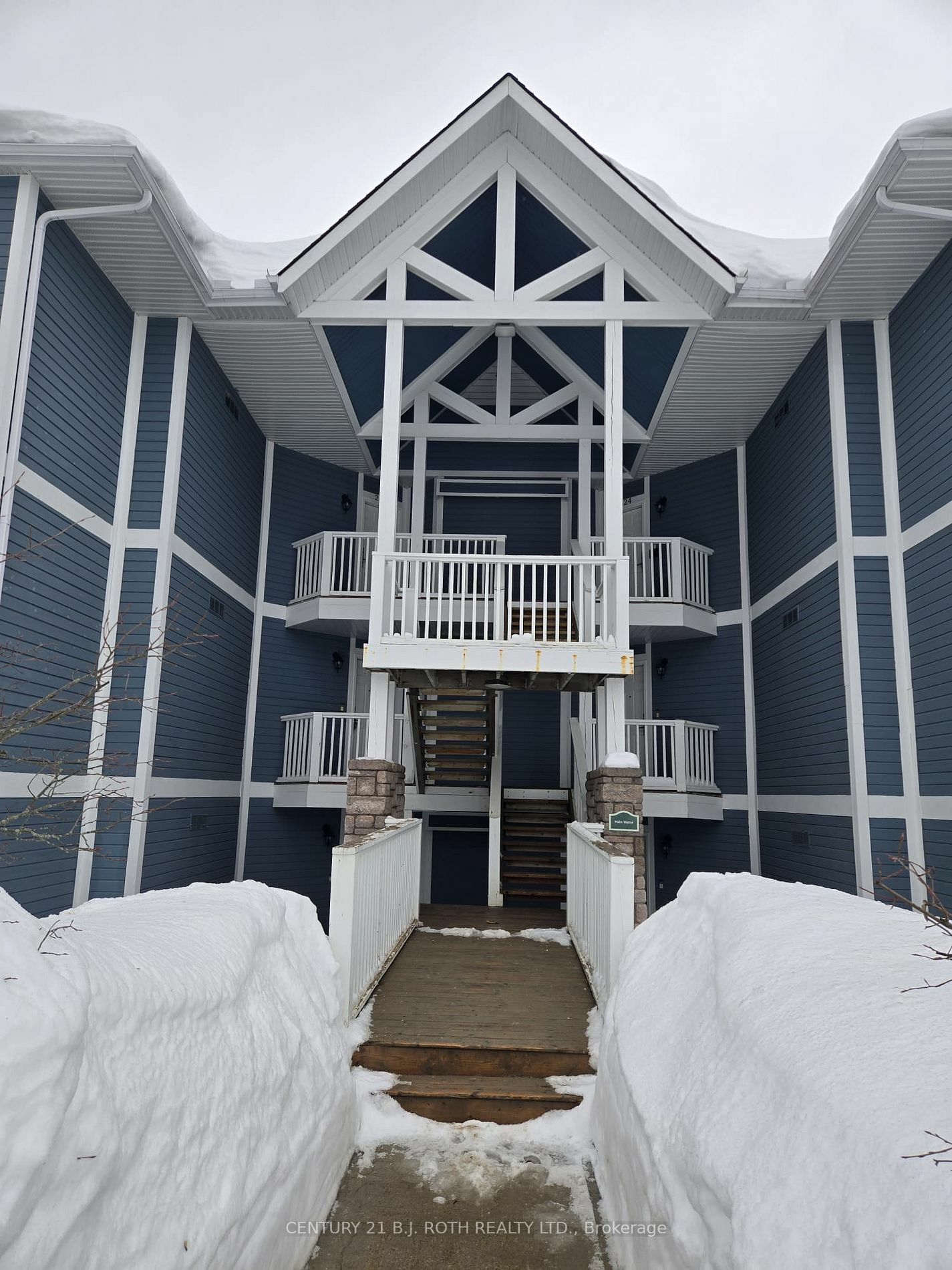 Property Photo: 90 Highland Drive 2426, 2427 ON L0L 2L0