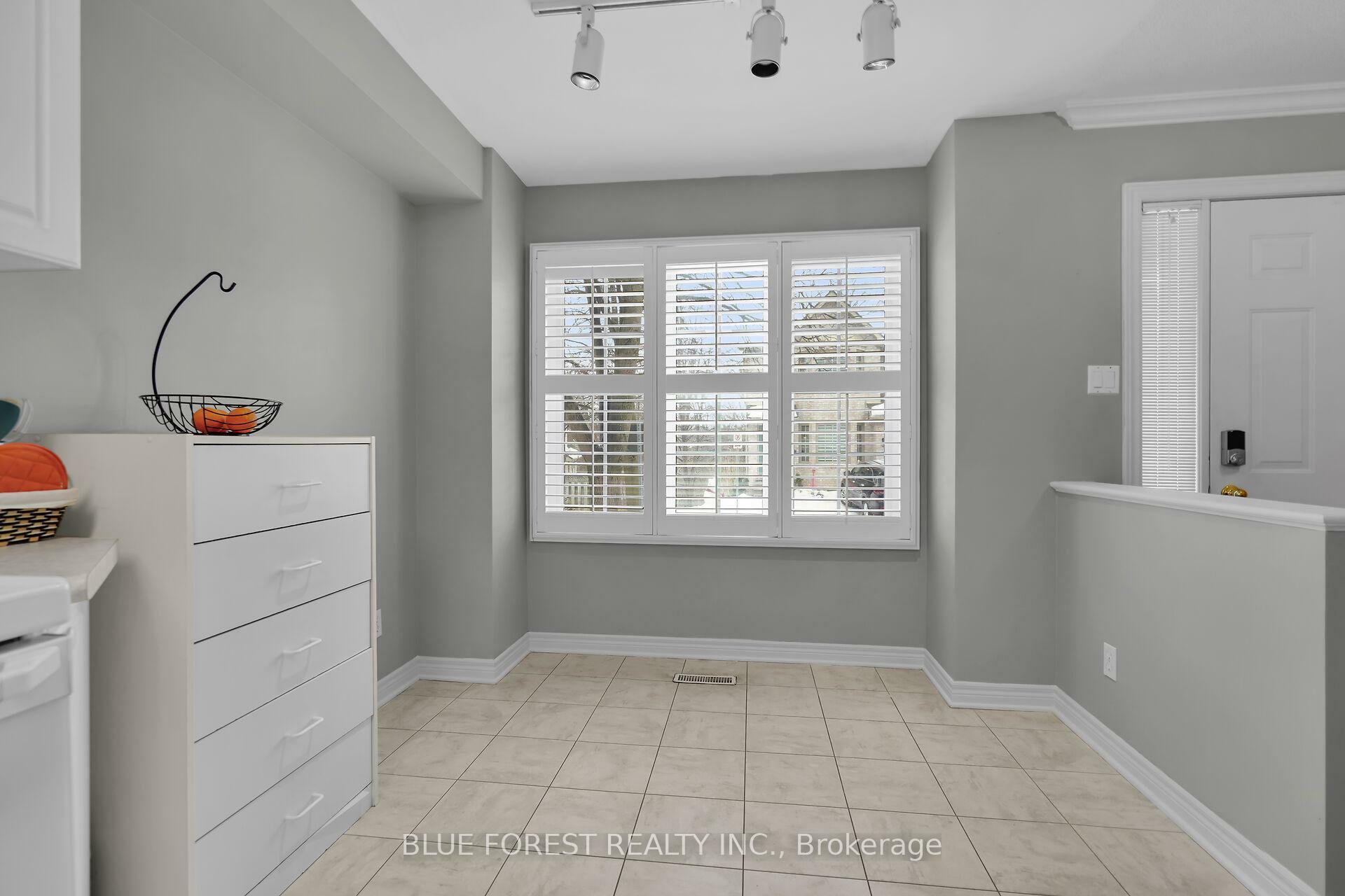 Property Photo: 410 Ambleside Drive 3 ON N6G 4Y3