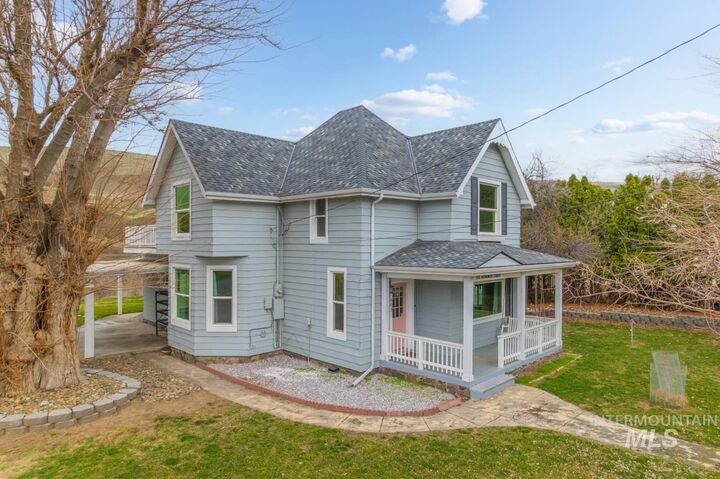 Property Photo: 603 1st Street WA 99402