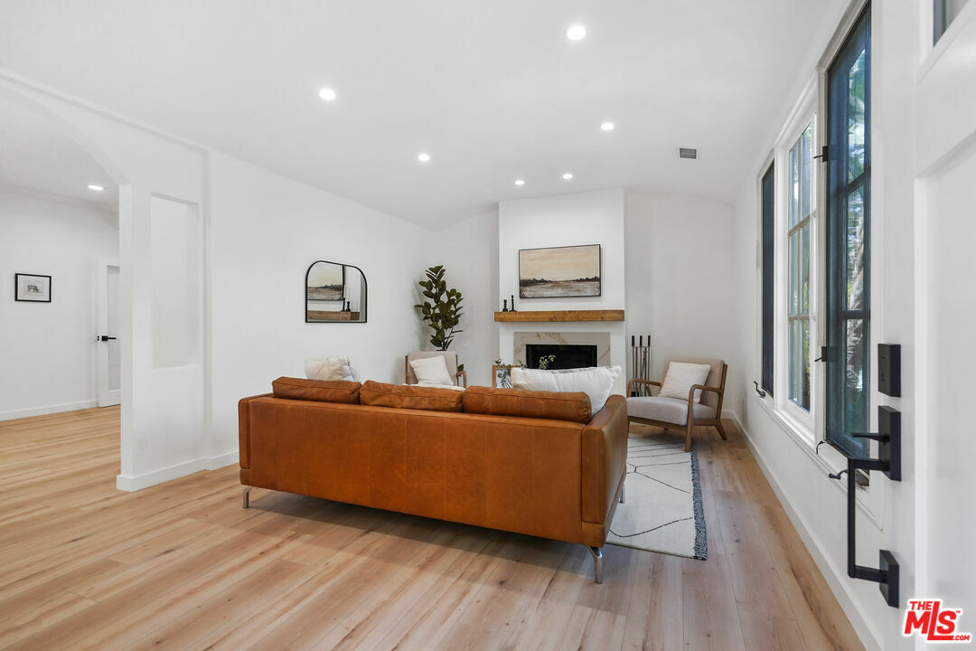 Property Photo: 138 N La Jolla Ave CA 90048