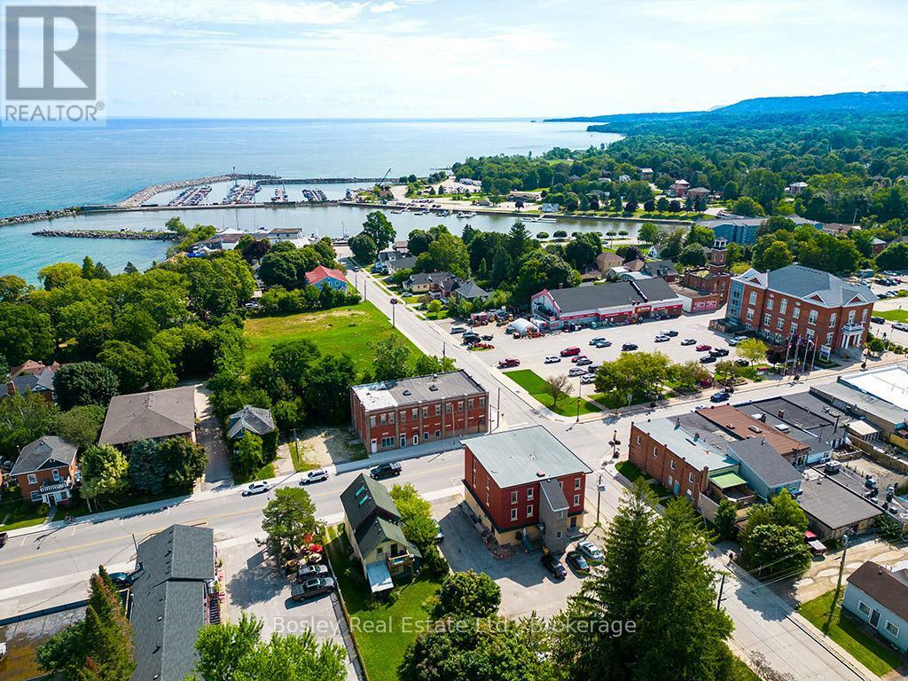 Property Photo:  110 Sykes Street North 303  ON N4L 1S6 