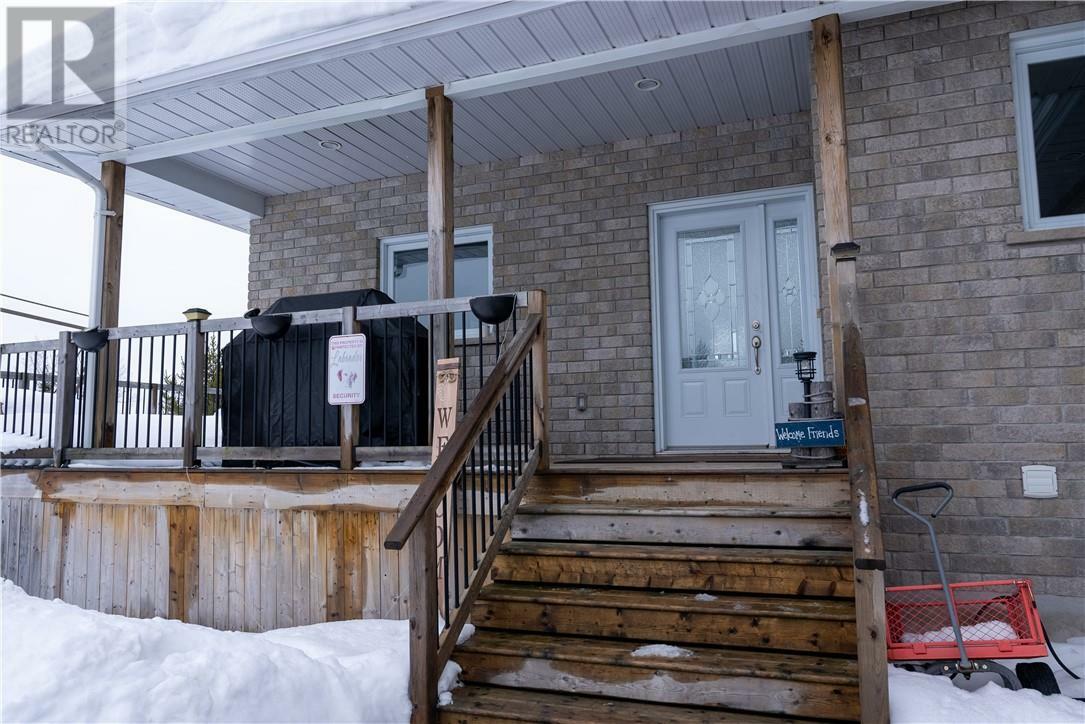Photo de la propriété: 2950 Radar Road ON P3L 1V5