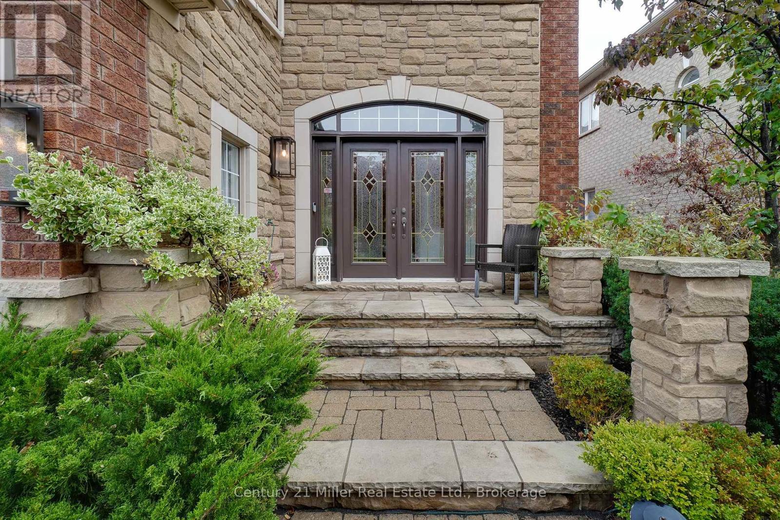 Property Photo: 2301 Hertfordshire Way ON L6H 7M5