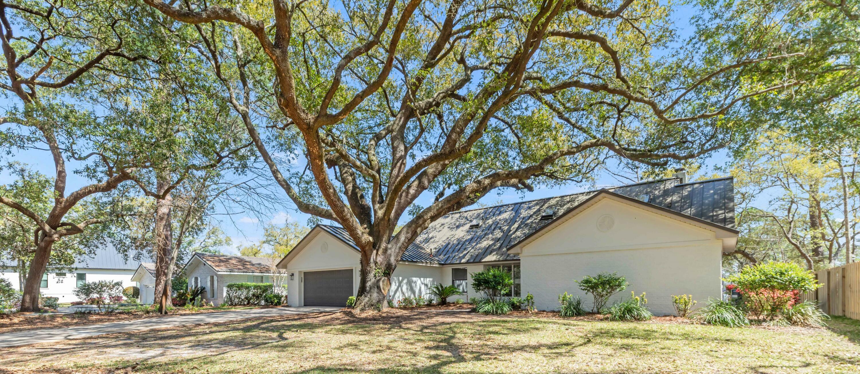 Property Photo: 120 Bahia Vista Drive FL 32578