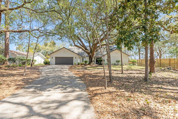 Property Photo: 120 Bahia Vista Drive FL 32578