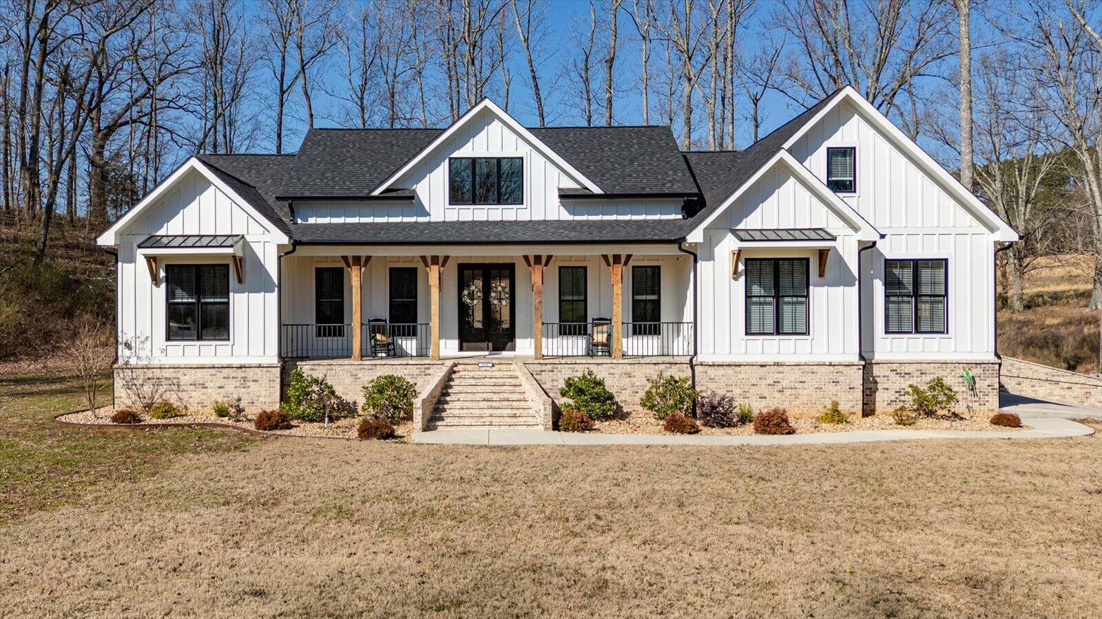 Property Photo: 835 Edgewater Way TN 37347