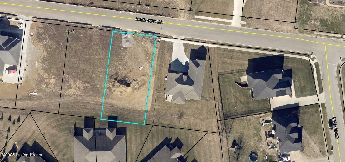 Property Photo: 201 Cherokee Dr KY 40065